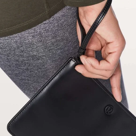 lululemon Goody Bag - Picture 3 of 4